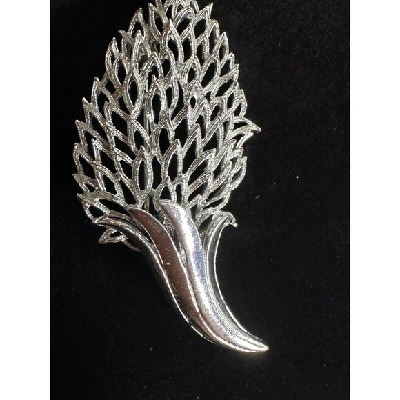 Vintage Signed CORO Silver Tone Large Textured Leaf ConeBrooch Pin SILVER TONE - Picture 3 of 11